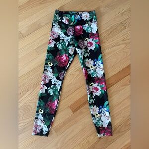 Nike Fit Floral Leggings - size Small